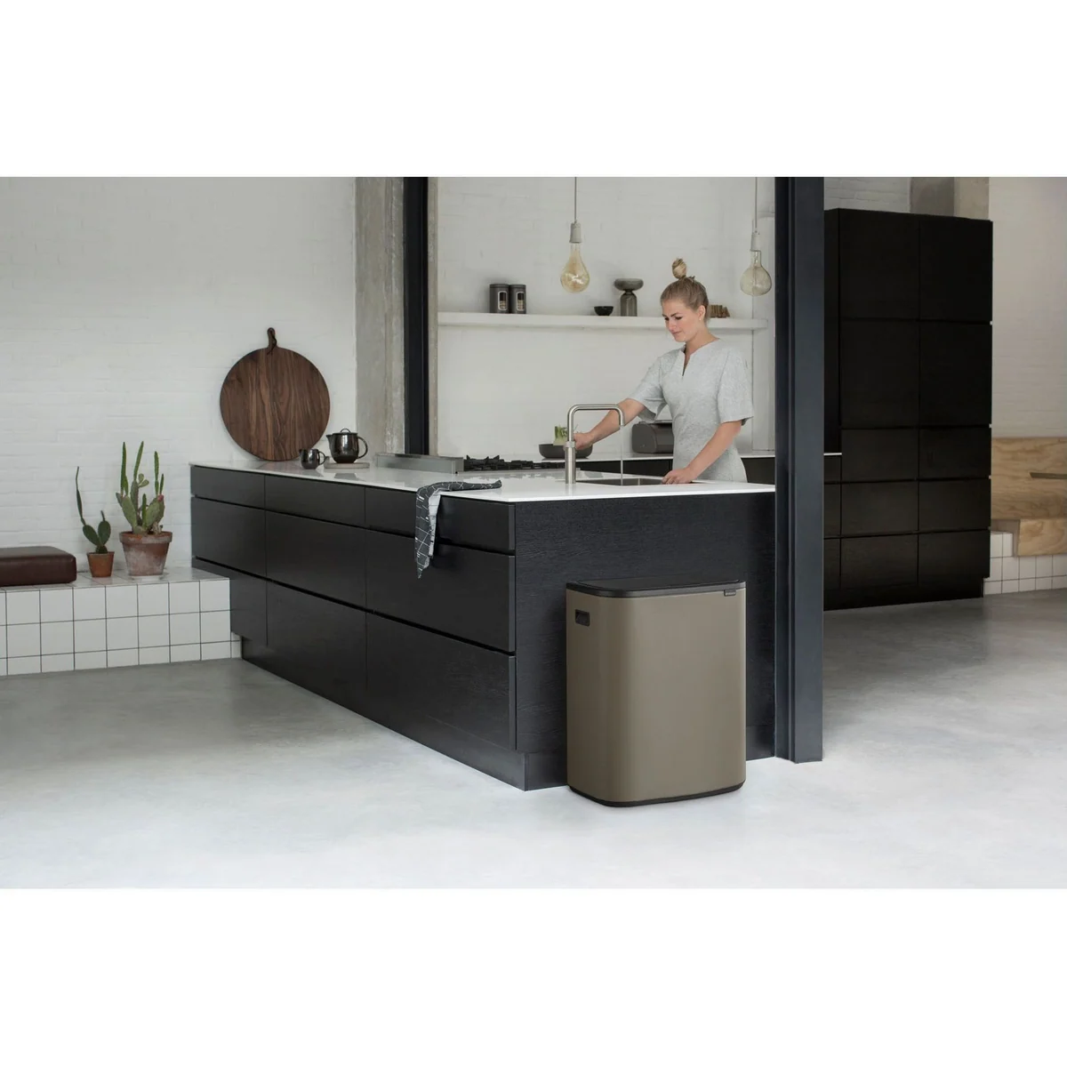 Brabantia Bo Touch Bin, 2 x 30L, Soft-Touch-Öffnungssystem, elegantes Design, einfache Mülltrennung, herausnehmbare Inneneimer 2
