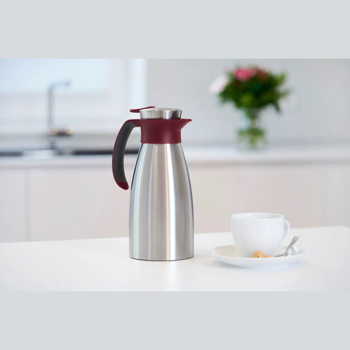 Emsa Isolierkanne Soft Grip, 1 l, rutschfester Halt, Quick Tip Verschluss 4