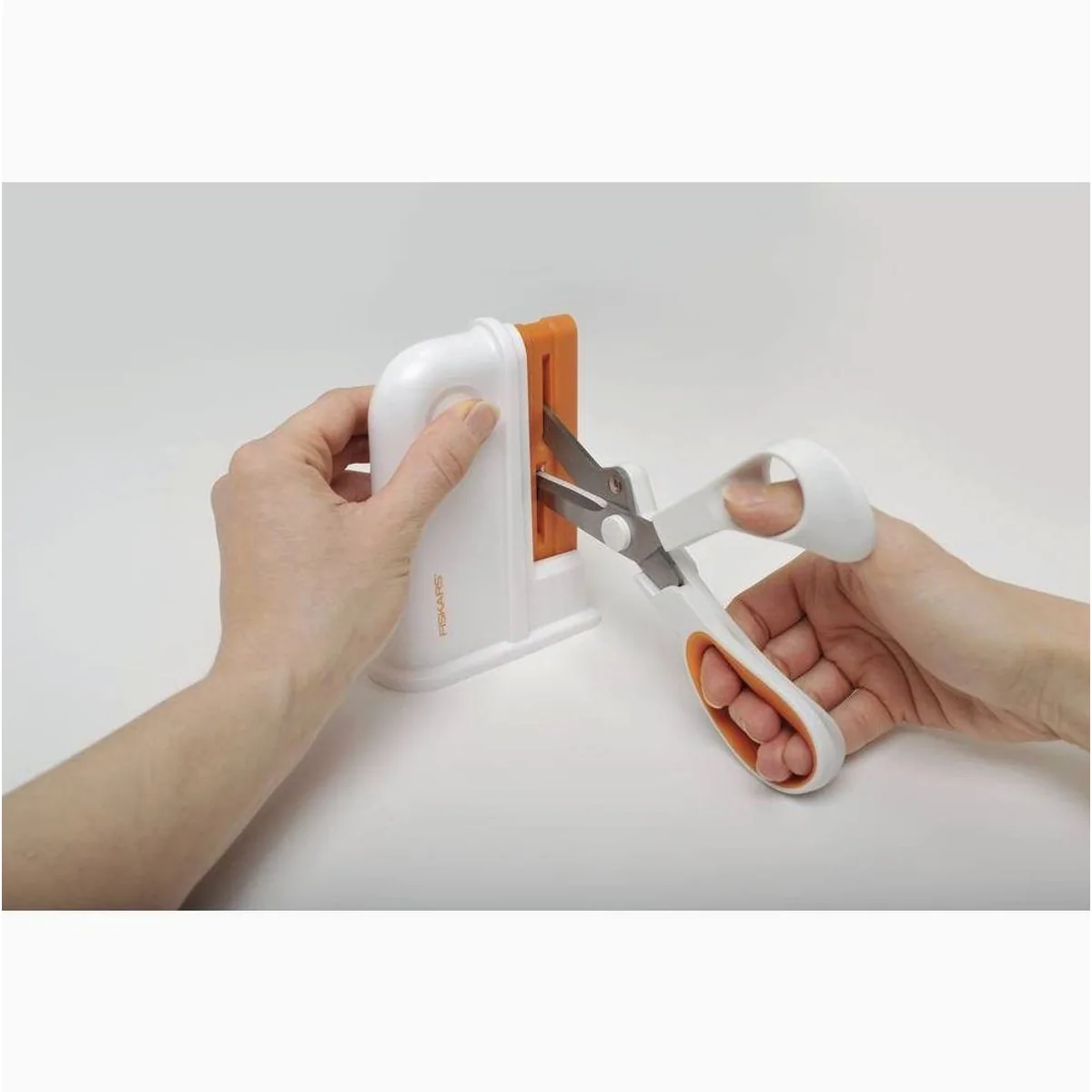Fiskars Astschere Schärfer, vielseitig einsetzbar für Universalscheren 2